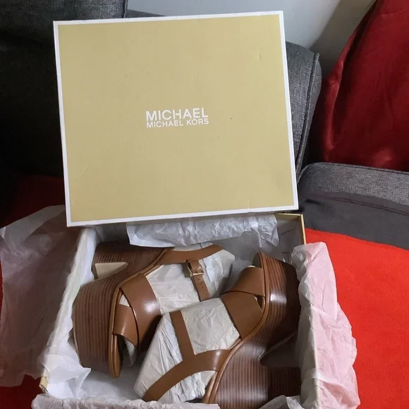 Michael Kors Divia Wedge Leather Heel Sandals Size 9.5M Brand New.OFFERS WELCOME - Picture 12 of 13